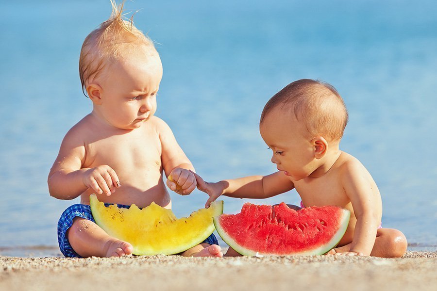 Забавные дети. Сборник детских песенок для малышей. Маленькие детки. Подборка детских. Счастливые лица детей.